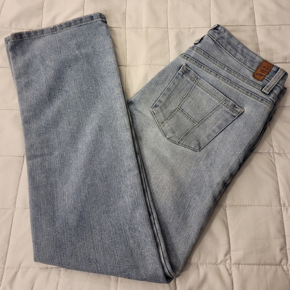Size 6 Tommy Hilfiger low rise jeans